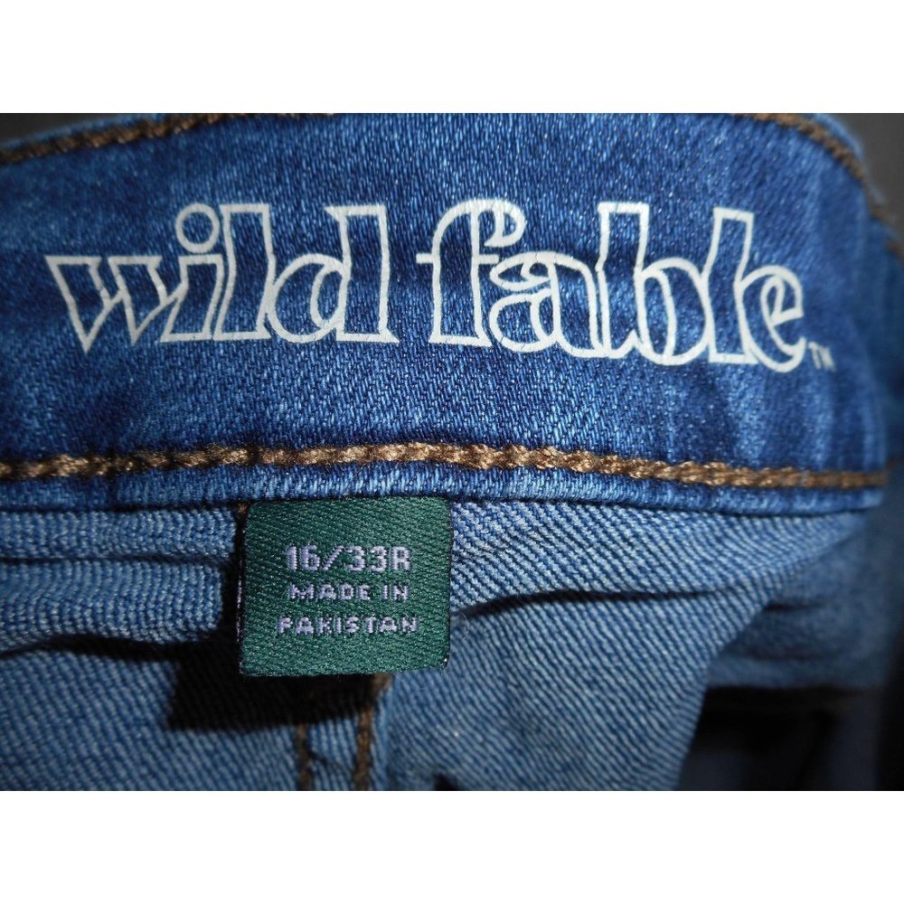 Wild Fable High Rise Short Denim Shorts Sz 16 / 33 - Picture 4 of 4